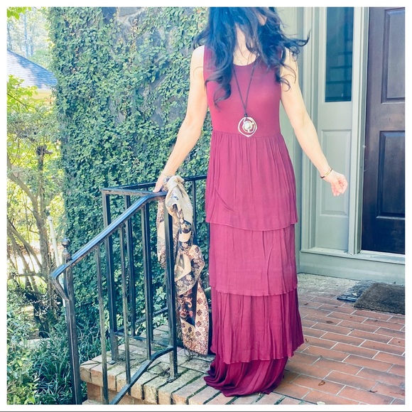 ✨RESTOCKED✨BURGUNDY LAYERED TANK MAXI DRESS - Picture 7 of 8